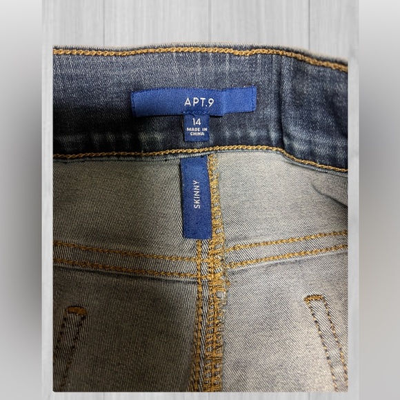 Apt. 9 Skinny Jeans with Stretchy waist - Picture 3 of 5
